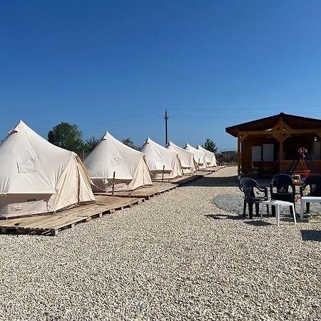 מלון קורבו Meme Glamping מראה חיצוני תמונה